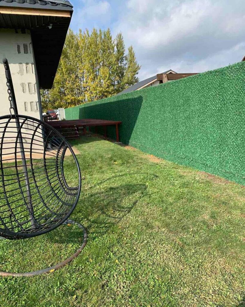 Высота забора 3 метра! Закончили достаточно сложный об... в...3 метра и все это плавно, без ступеней.Пришлось попотеть, но теперь (3)